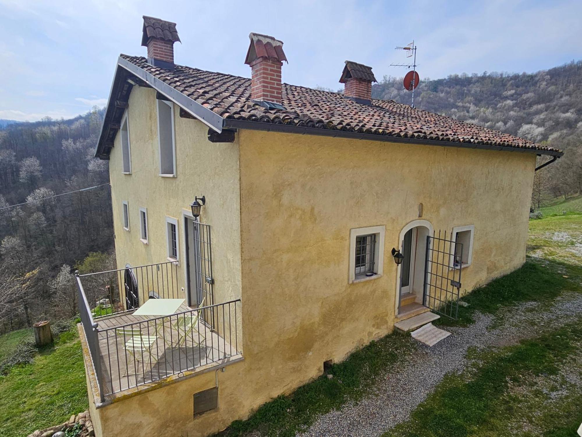 Casa Nel Verde Ca Dla Cola Mombasiglio Екстериор снимка